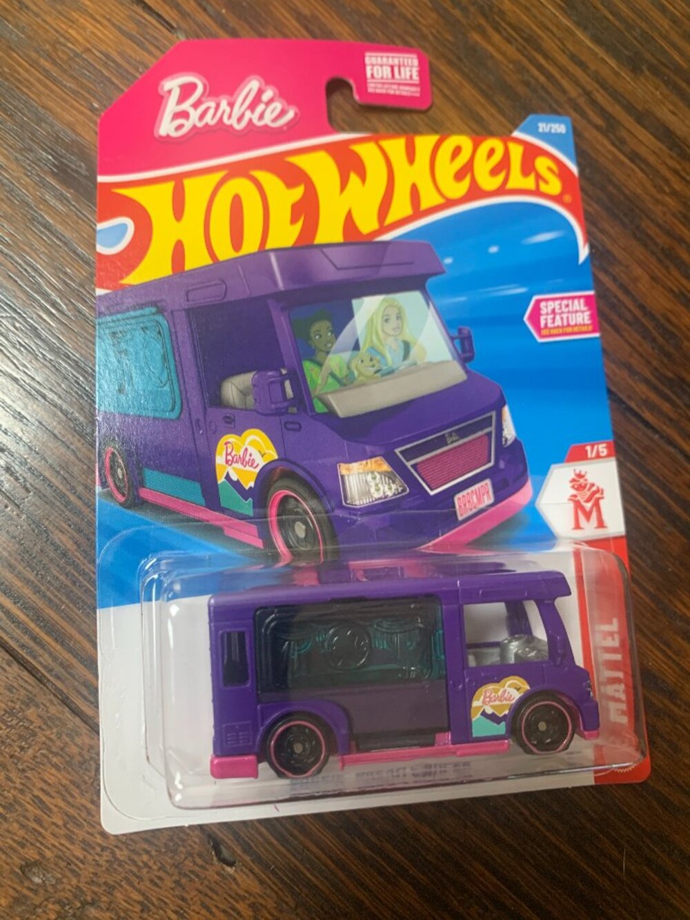 1:64 Hot Wheels Barbie Dream Camper ex condition